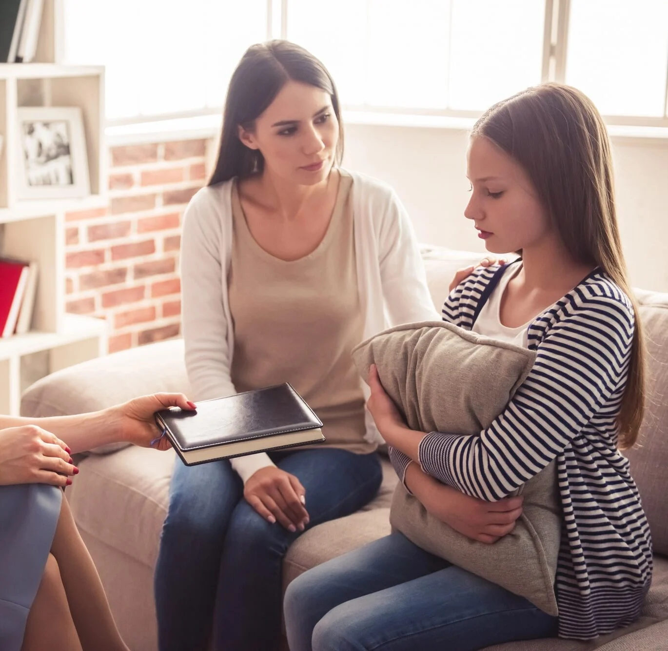 teen family therapy min e1756139685702